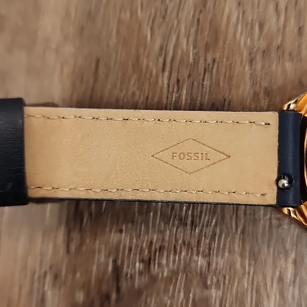 Fossil Bq3300 Suitor Three-hand Rose Gold & Navy 36mm Unisex